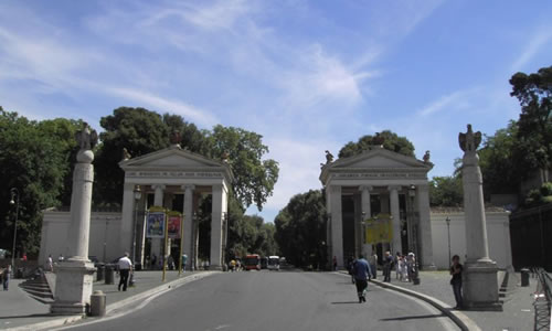 Una entrata di Villa Borghese